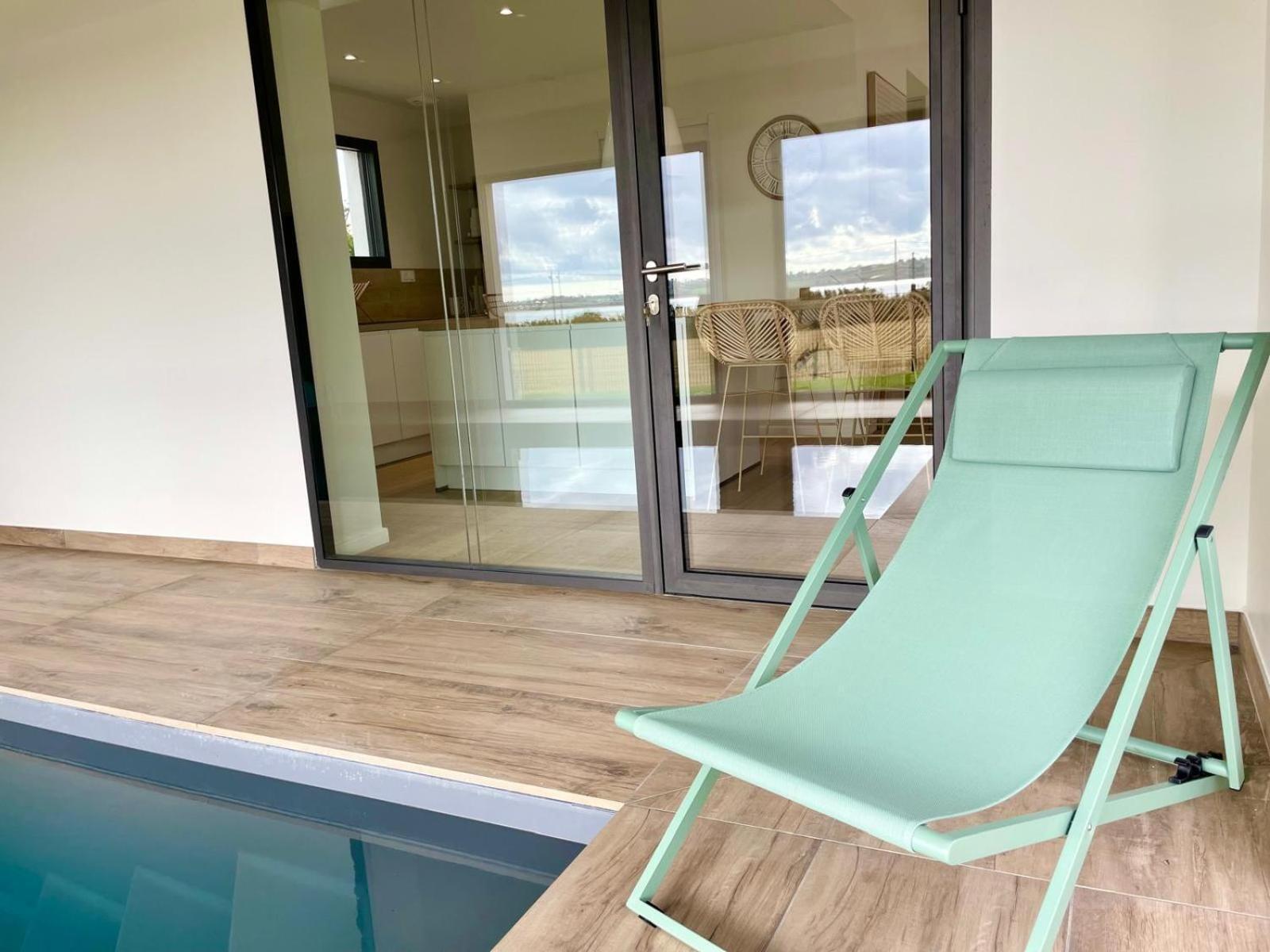 Magnifique Maison Vue Mer Avec Piscine Interieure Carantec Exterior photo